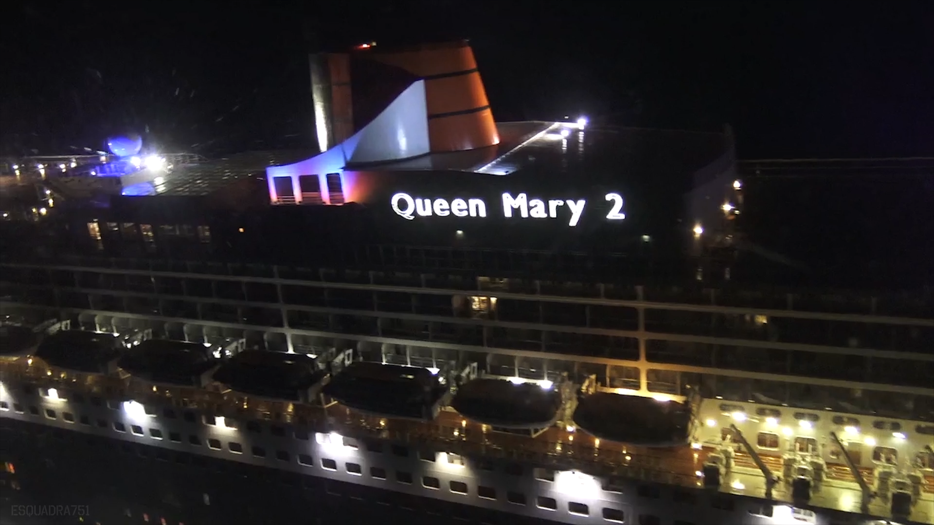 Fora Area resgata passageiro doente do navio "Queen Mary 2"