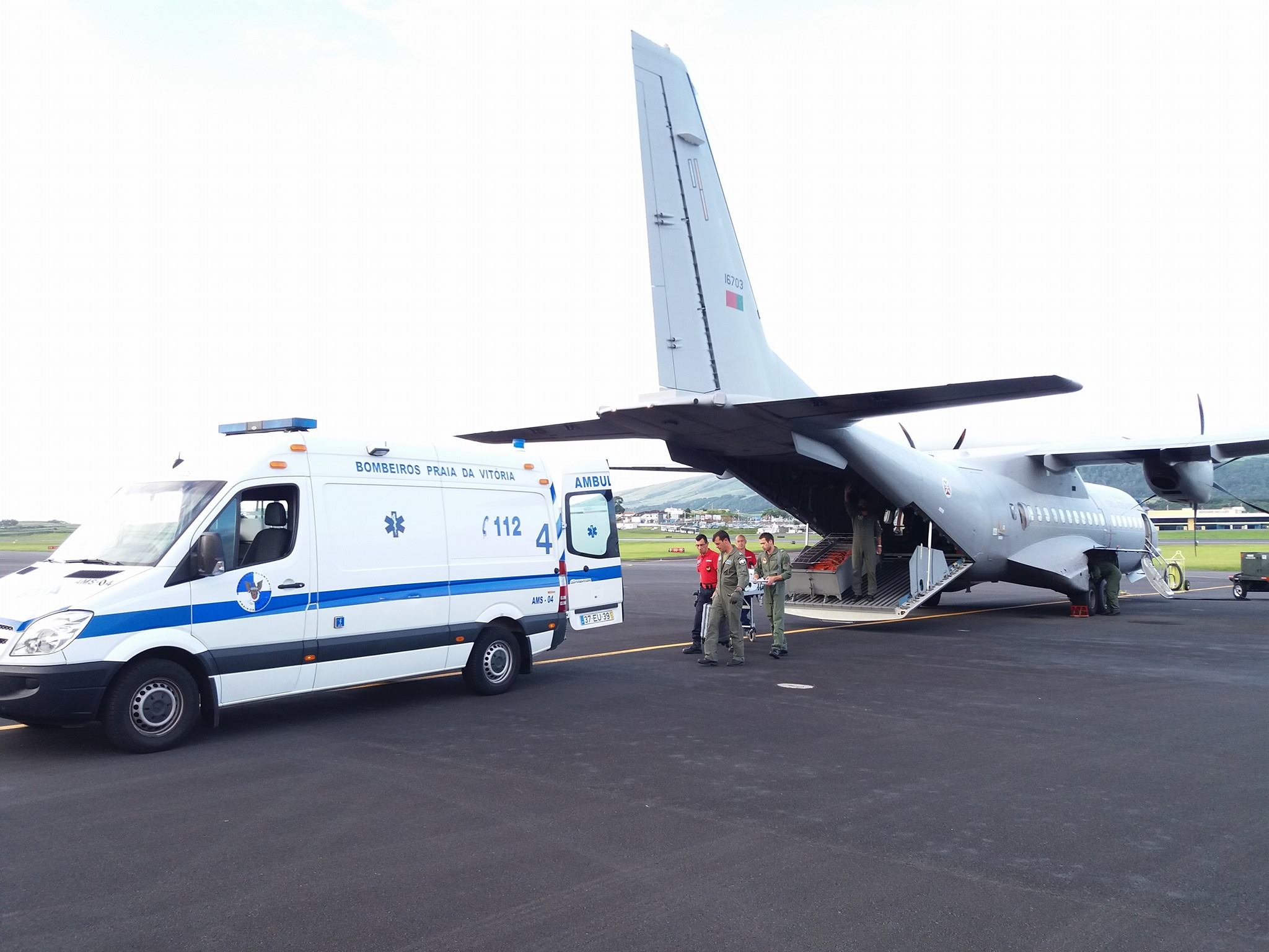 Cinco doentes transportados em 17 horas de voo
