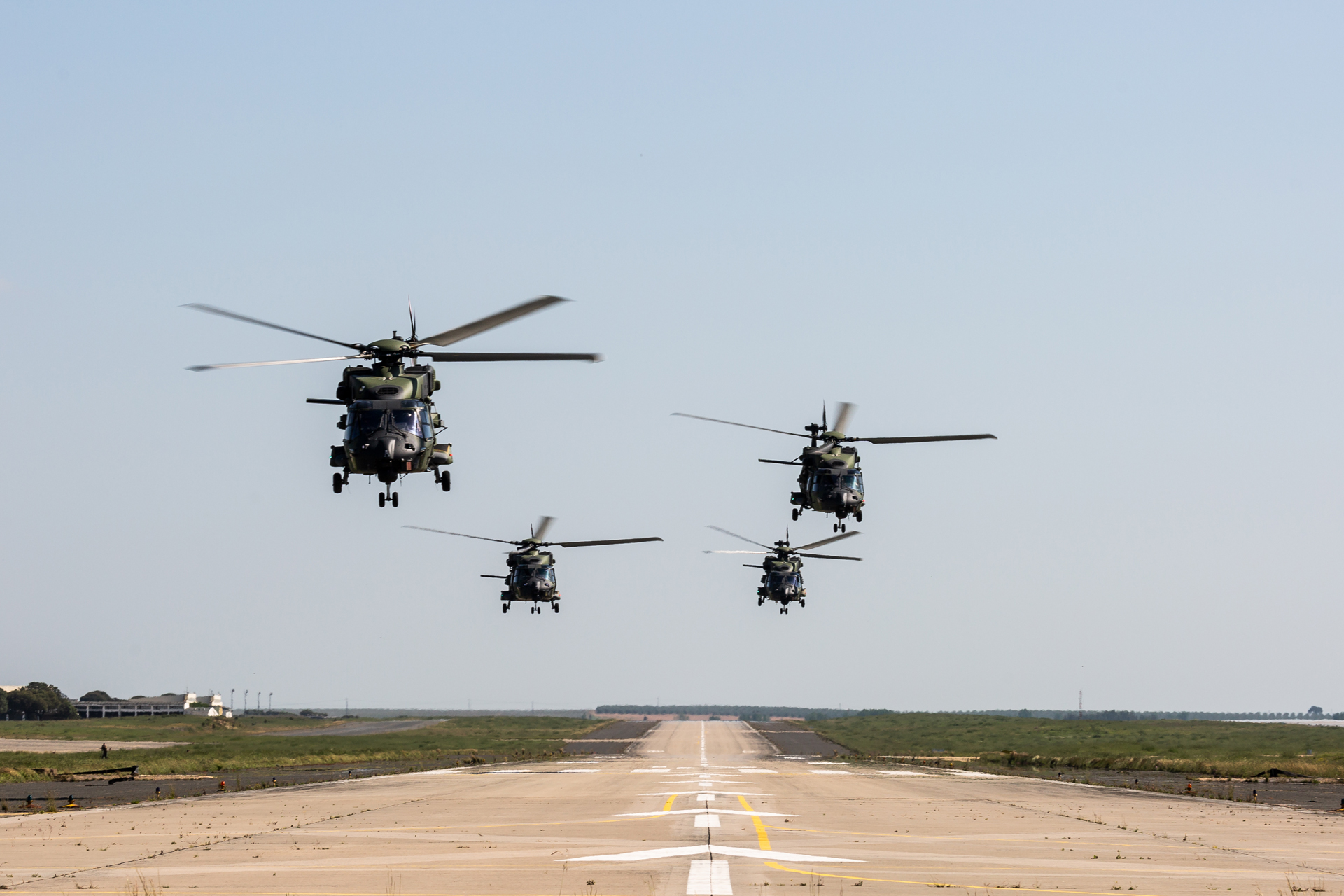Seis helicpteros NH90 alemes treinam em Beja