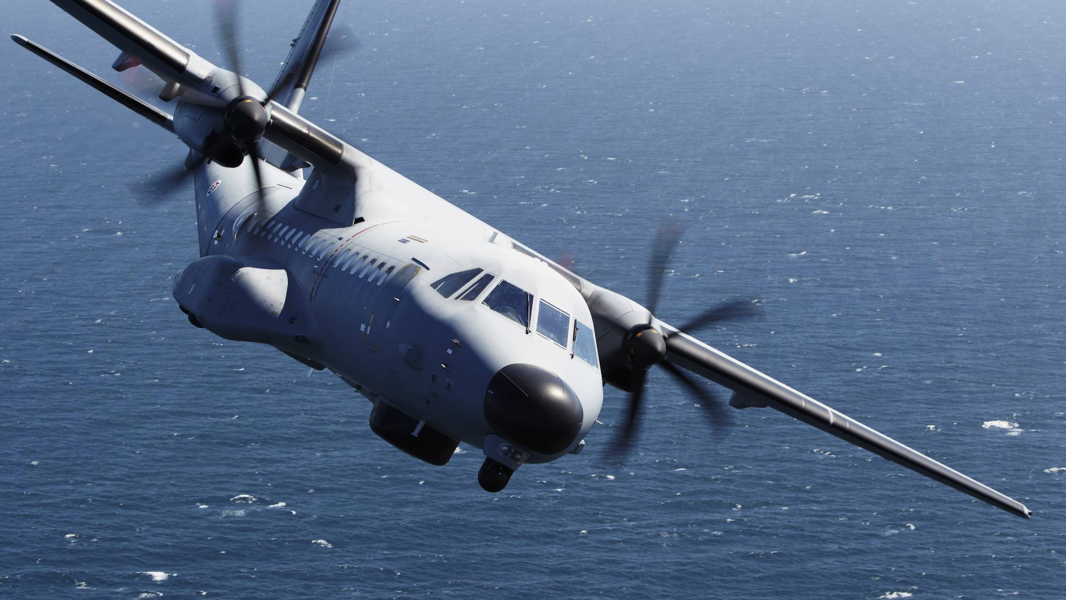 FRONTEX: C-295M deteta embarcao com nove pessoas em dificuldades