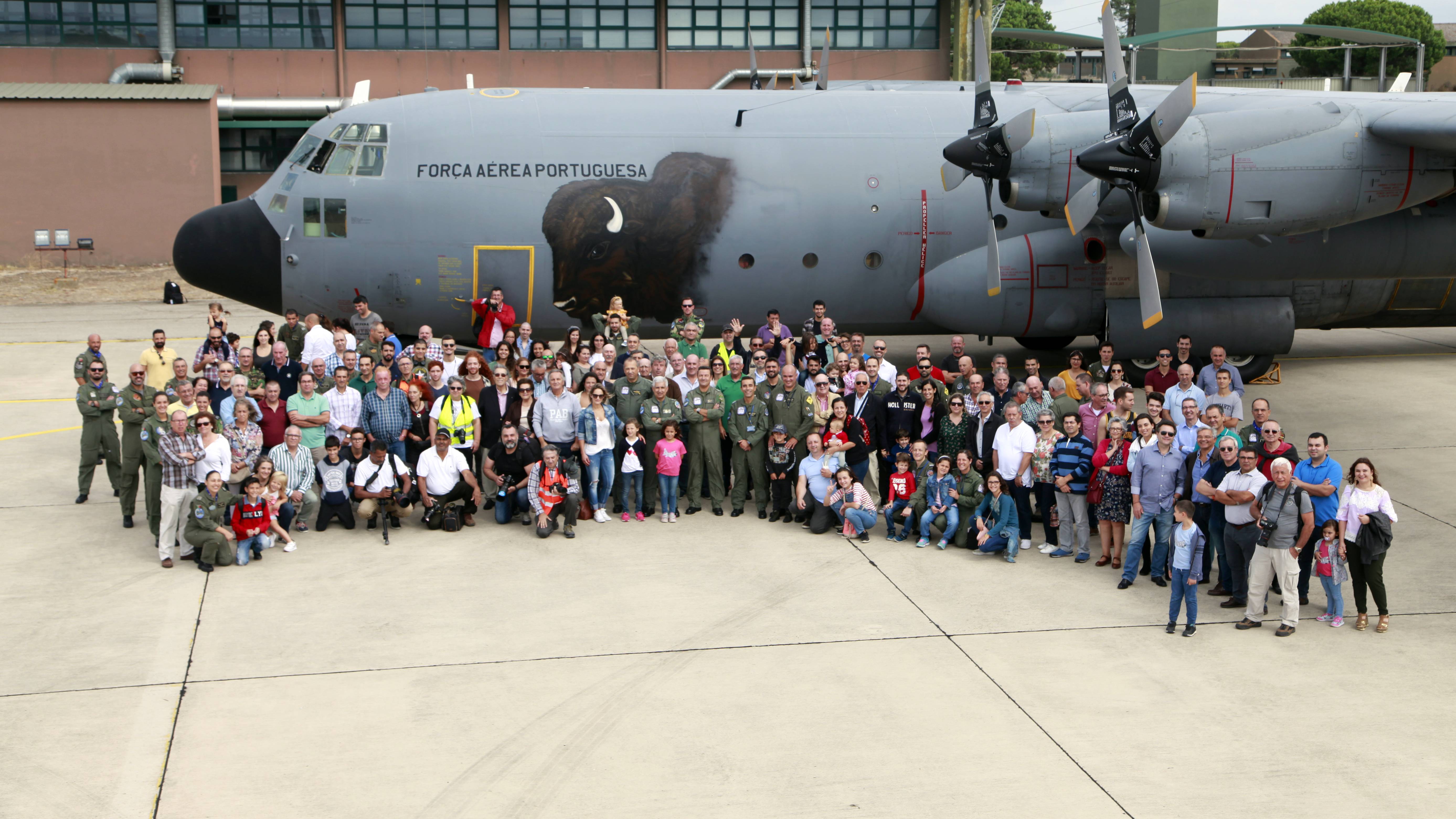 Bisontes celebram 42.º aniversário e 80 mil horas da frota C-130H