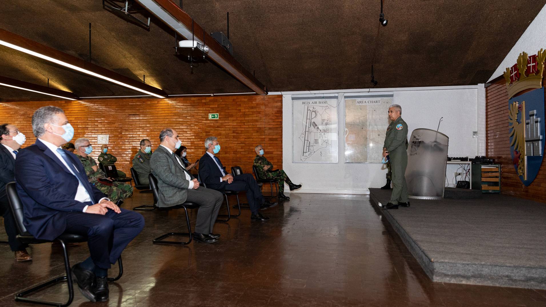 Ministro da Defesa Nacional visita Base Area N. 11 em Beja