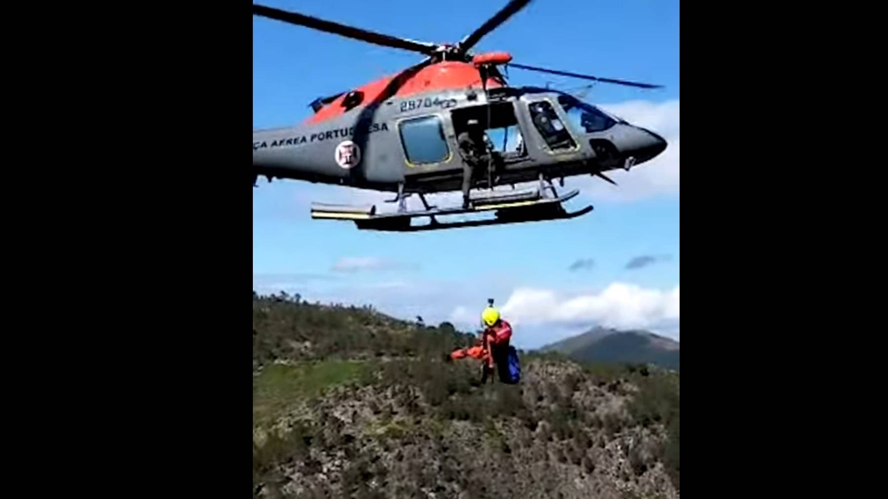 Fora Area resgata ferido em ravina na Serra da Estrela