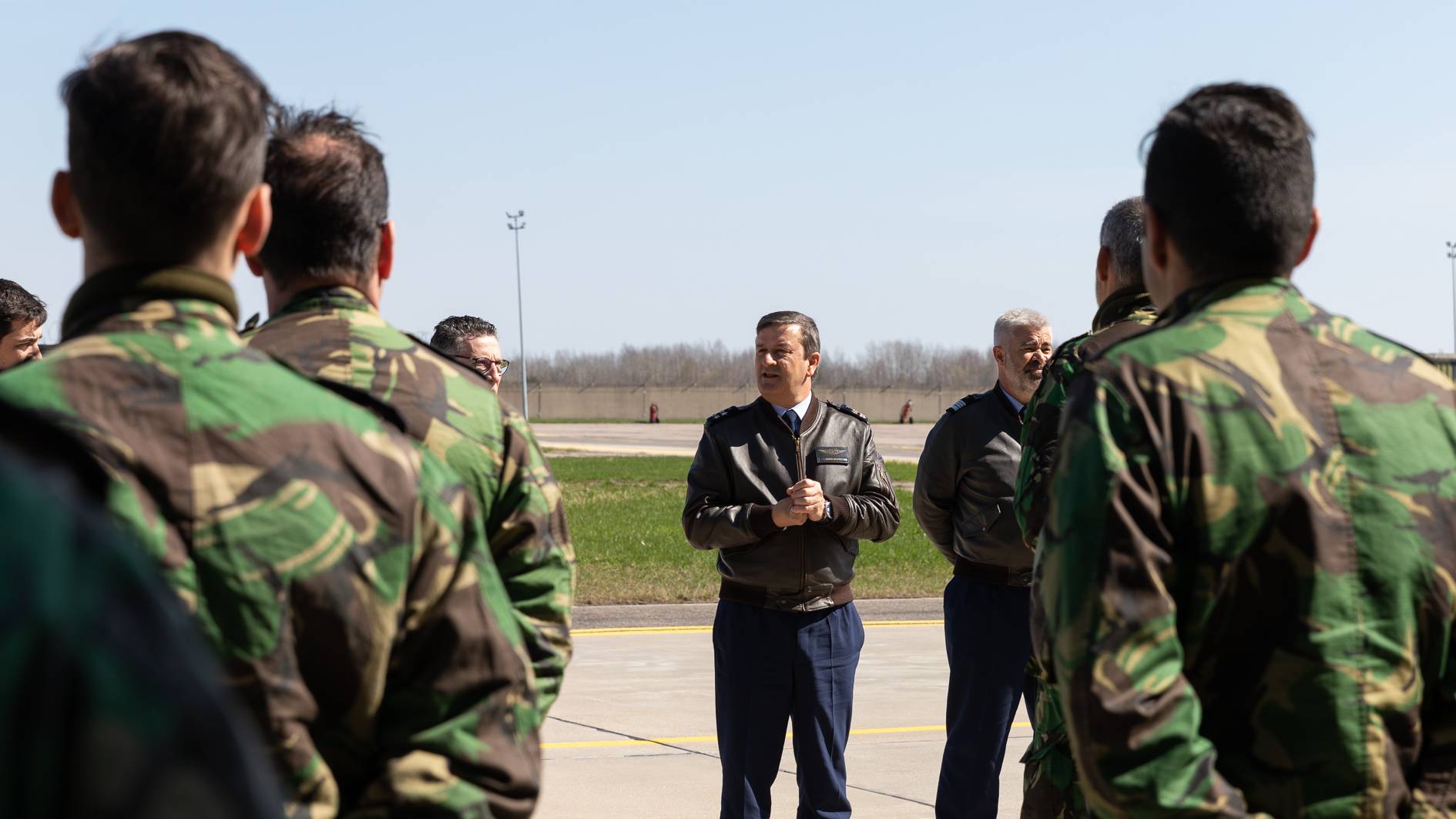 CEMFA visita militares destacados na Litunia