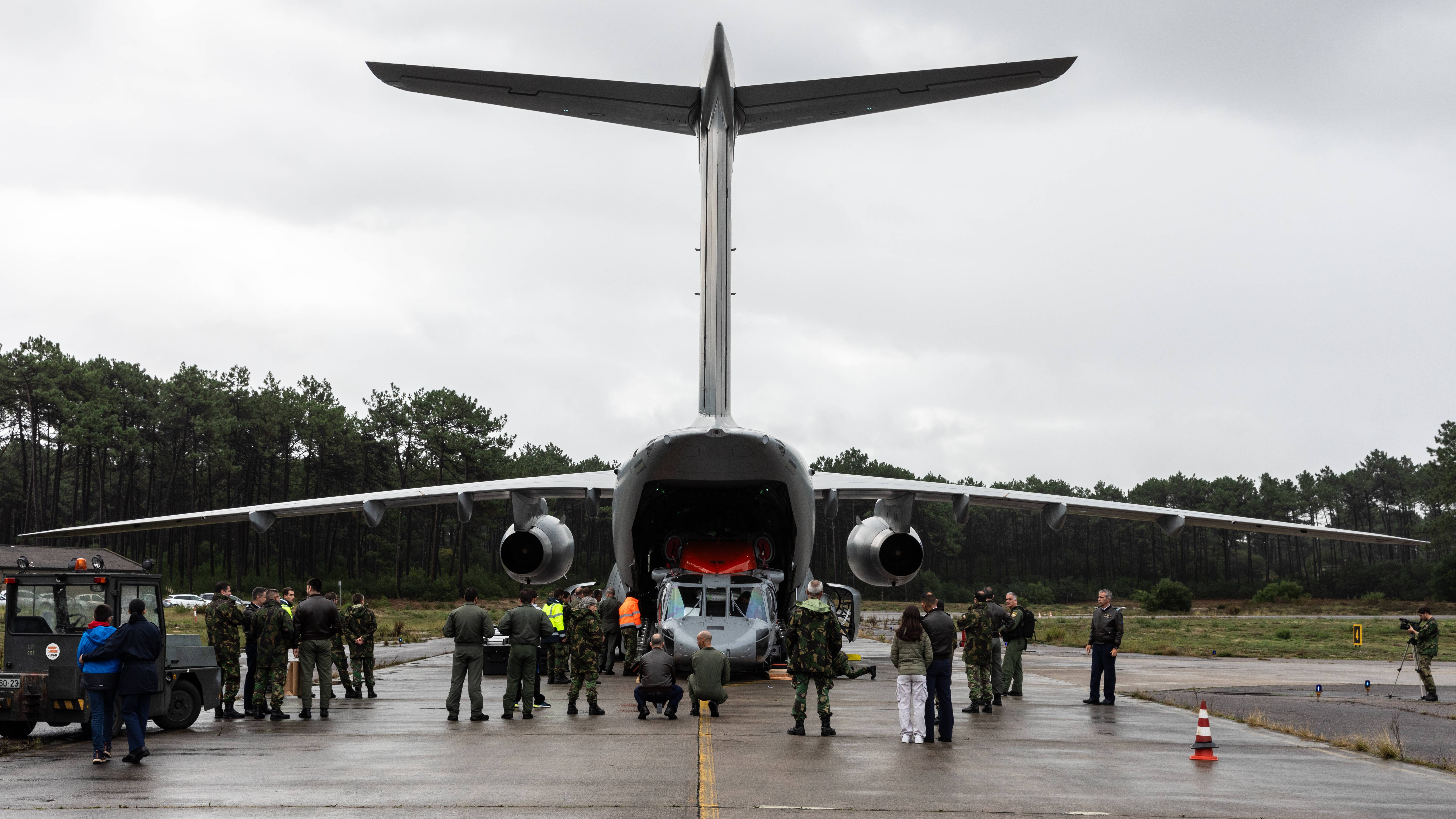 ﻿UH-60 Black Hawk: Dos EUA para Portugal nas asas dos Rinocerontes