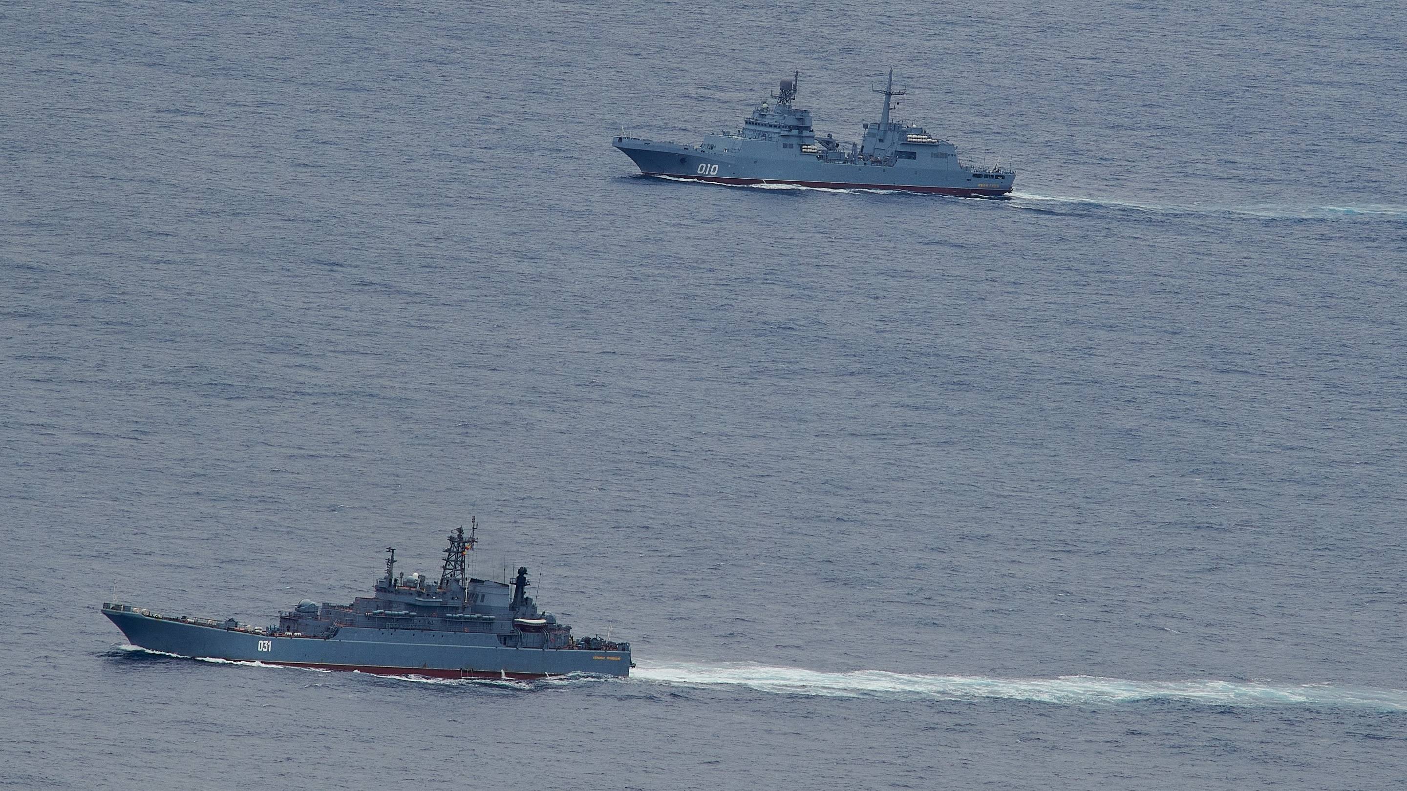 Fora Area monitoriza cinco navios russos