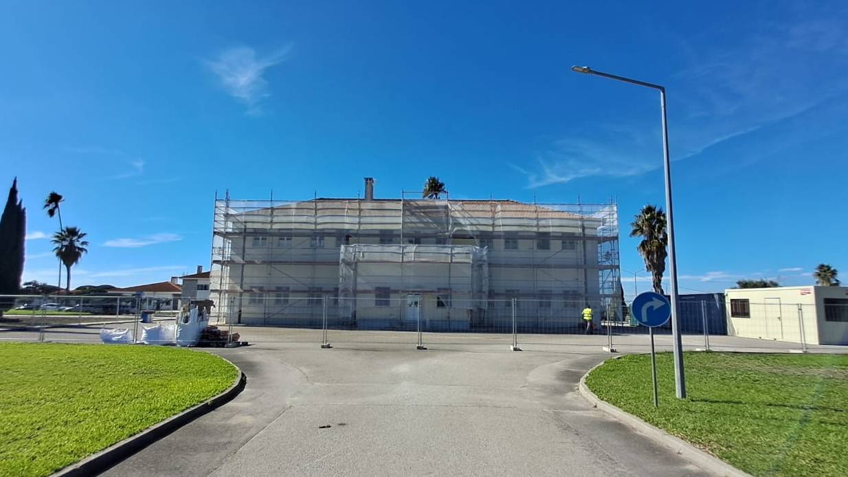 Campo de Tiro: incio da empreitada com vista  eficincia energtica no Edifcio 101