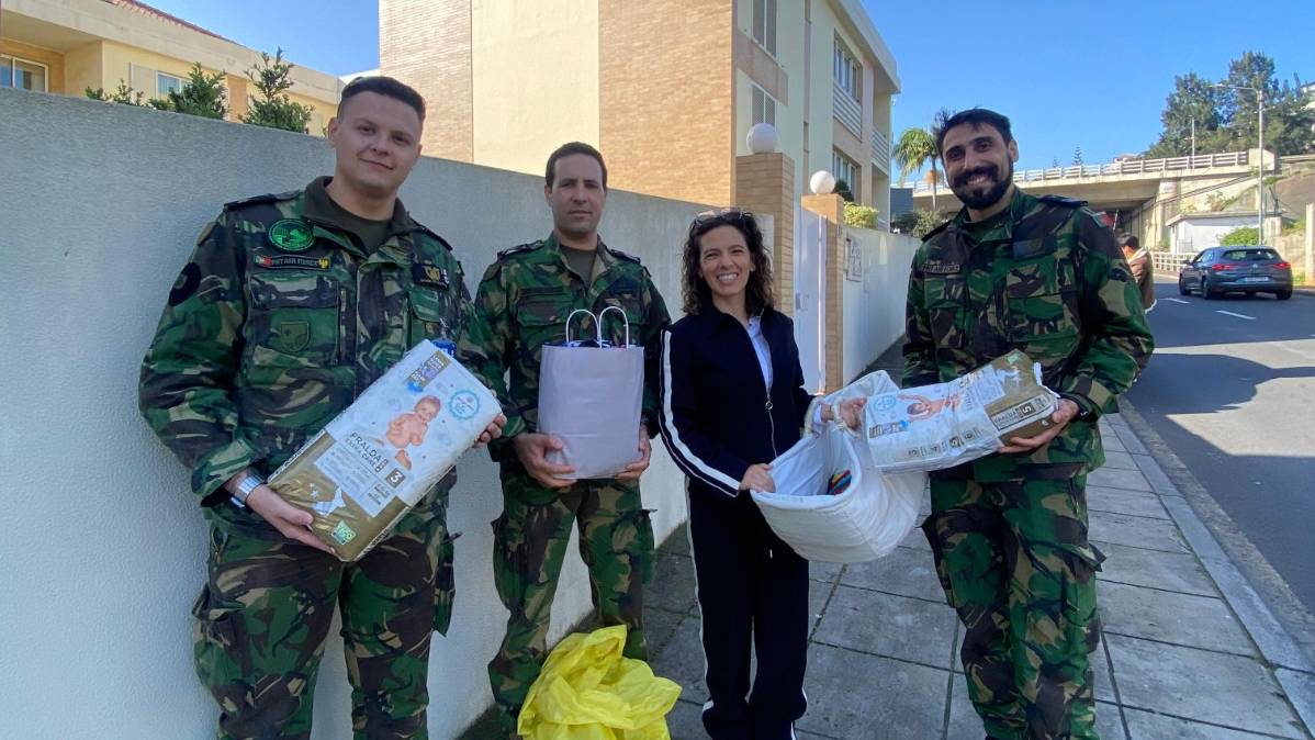 Fora Area apoia atravs de solidariedade