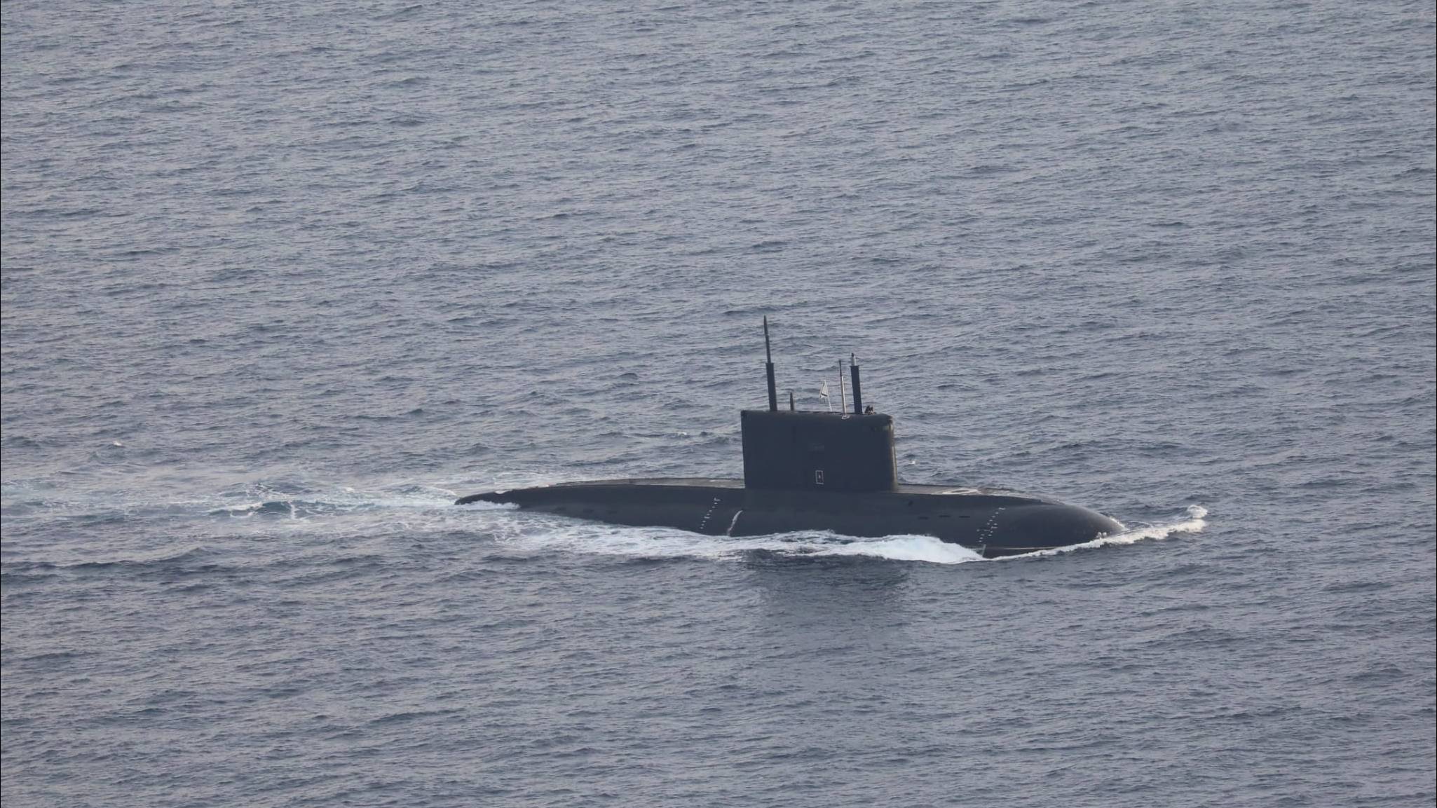 Submarino russo identificado em Portugal