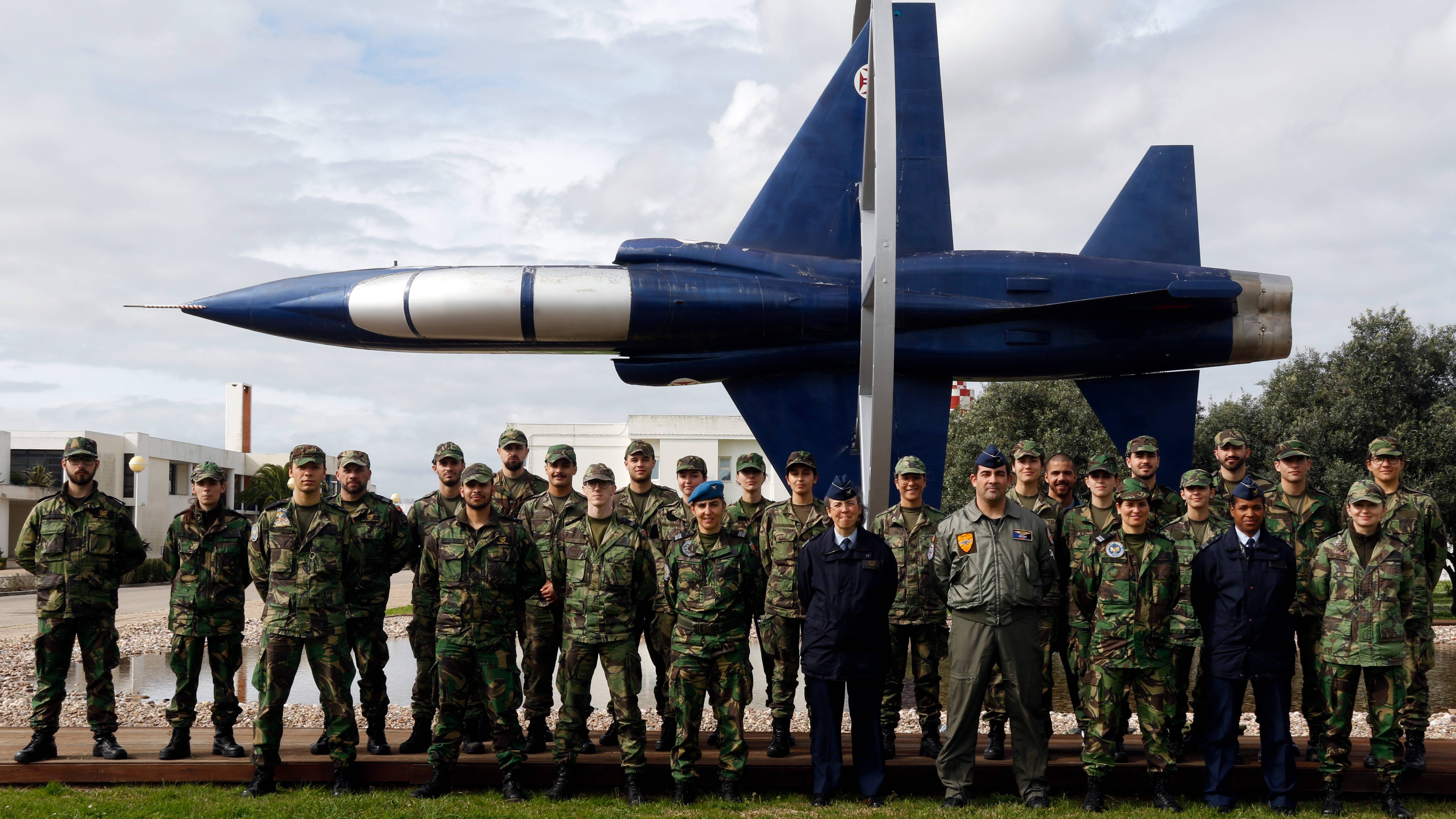 Fora Area realiza exerccios prticos de Comando e Liderana