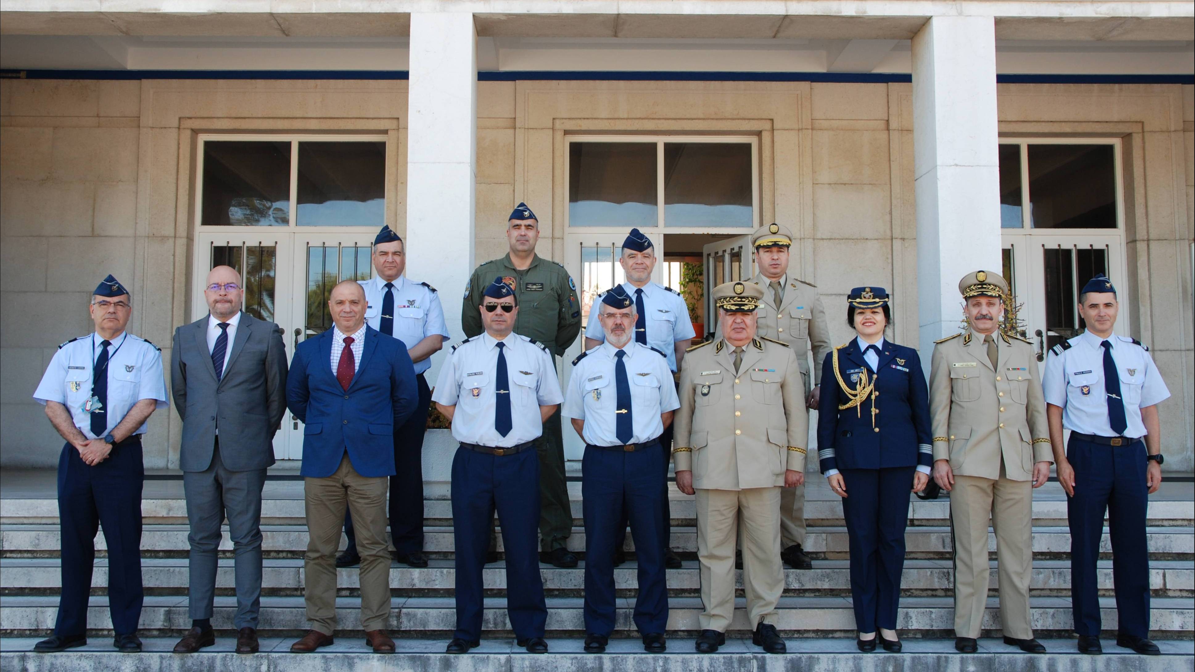 Base Aérea N.º 6 recebe Delegação da Argélia