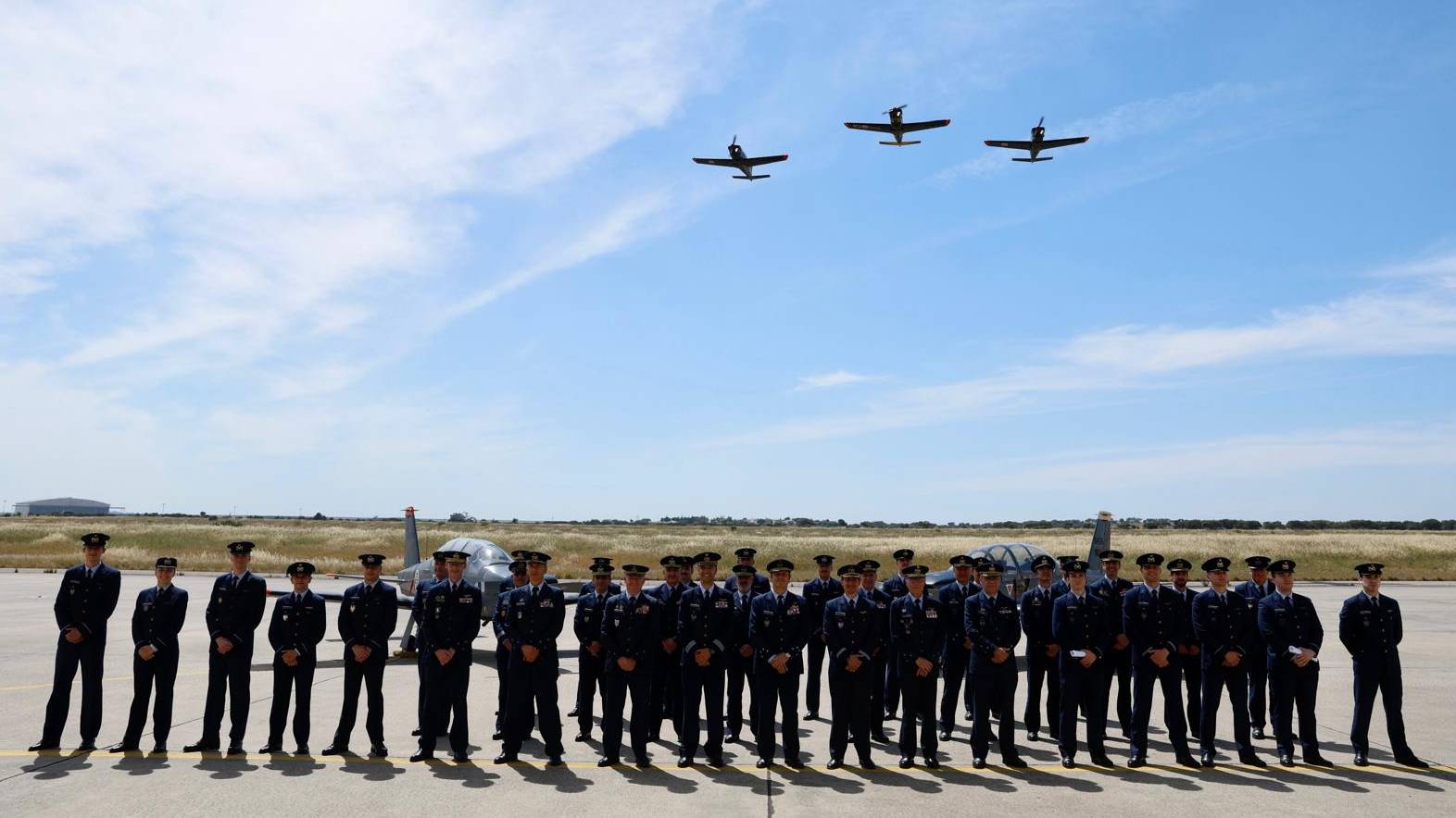 Força Aérea conta com oito novos pilotos