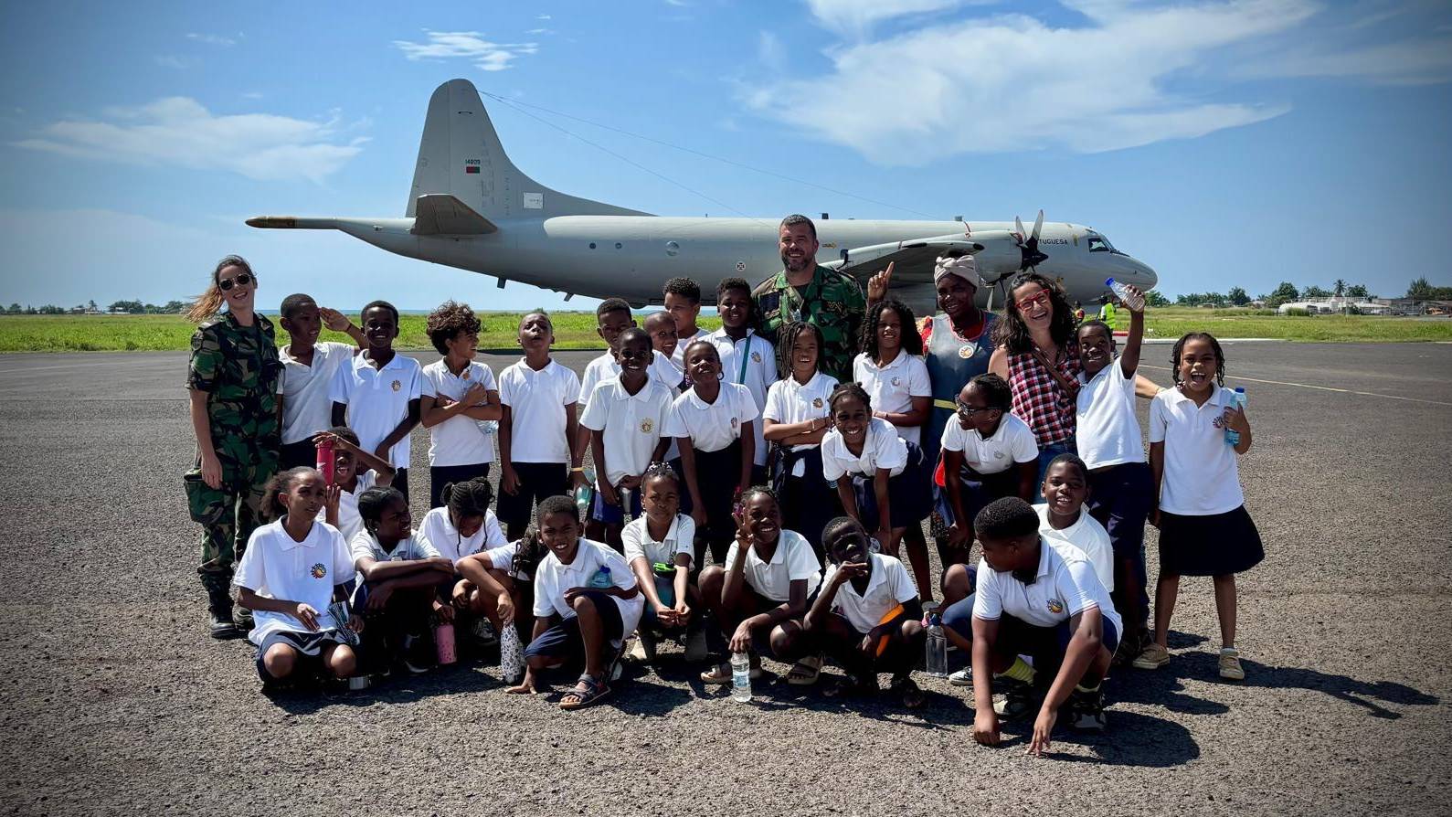 Lobos recebem mais de 150 alunos no destacamento em São Tomé