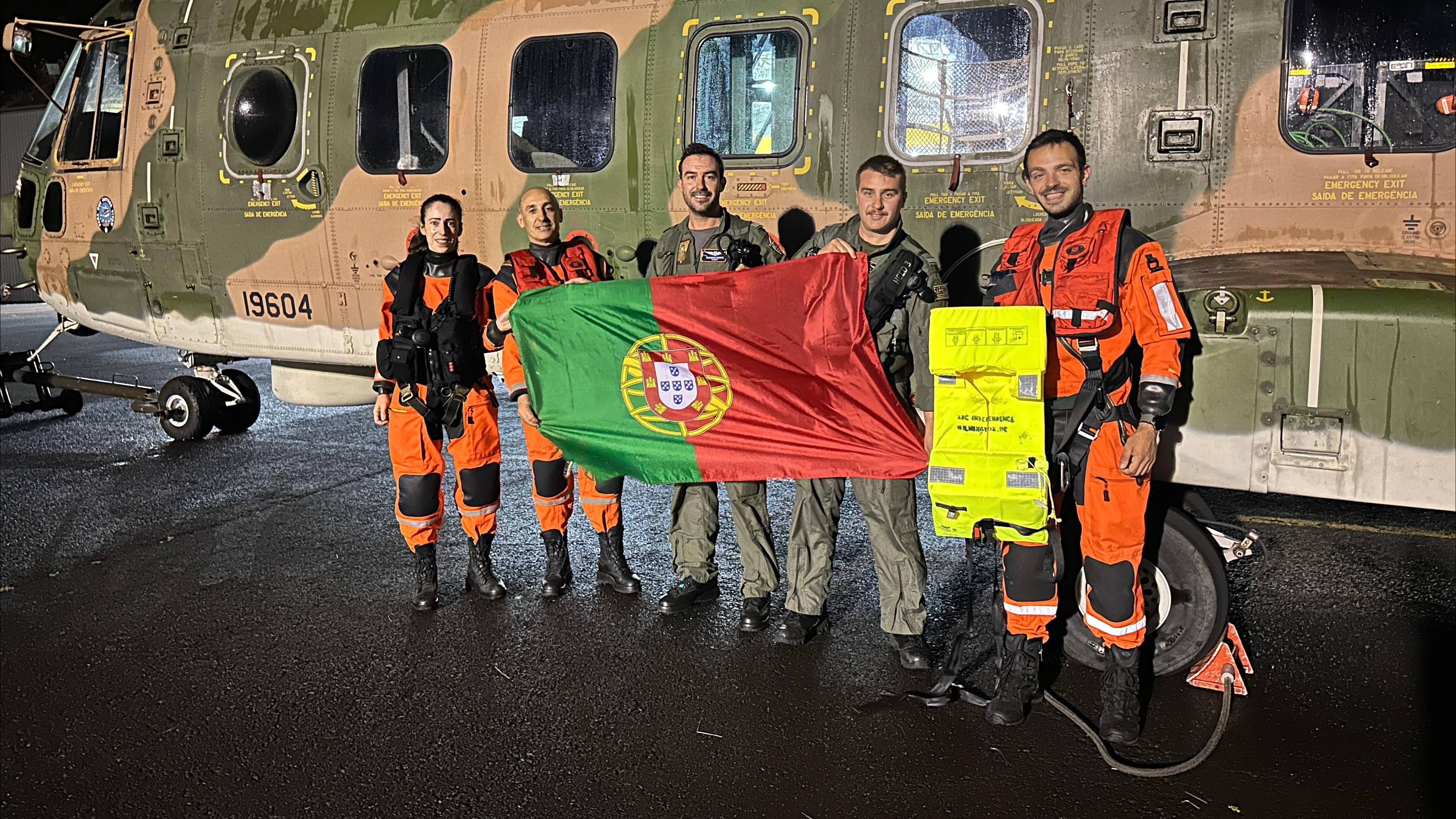 Fora Area resgata homem ao largo dos Aores