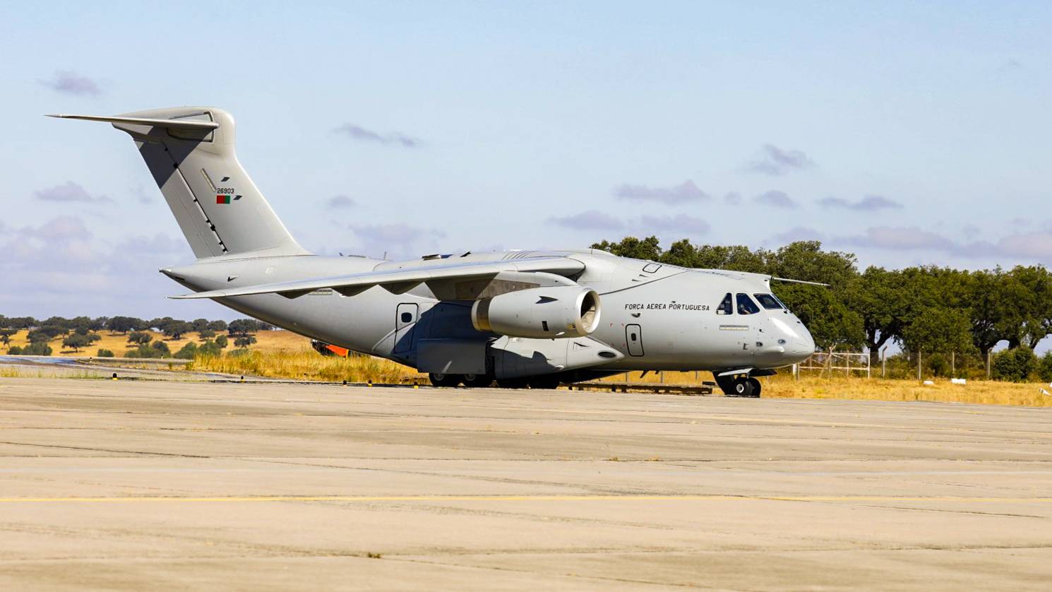 FAP recebe terceiro KC-390