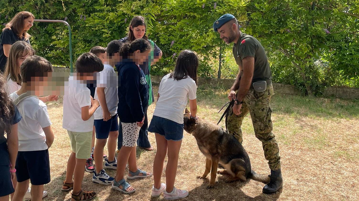 Demonstração da Força Aérea encanta alunos