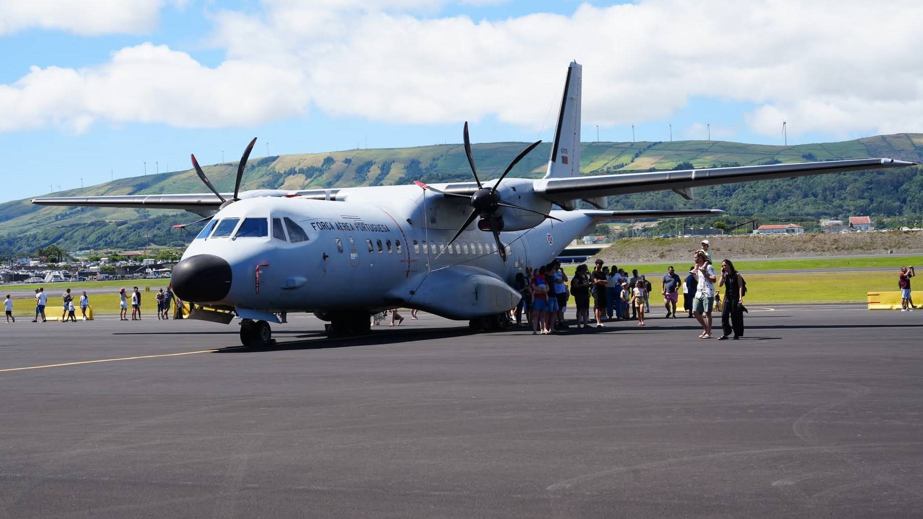 Milhares de pessoas visitam BA4 em dia de Base Aberta