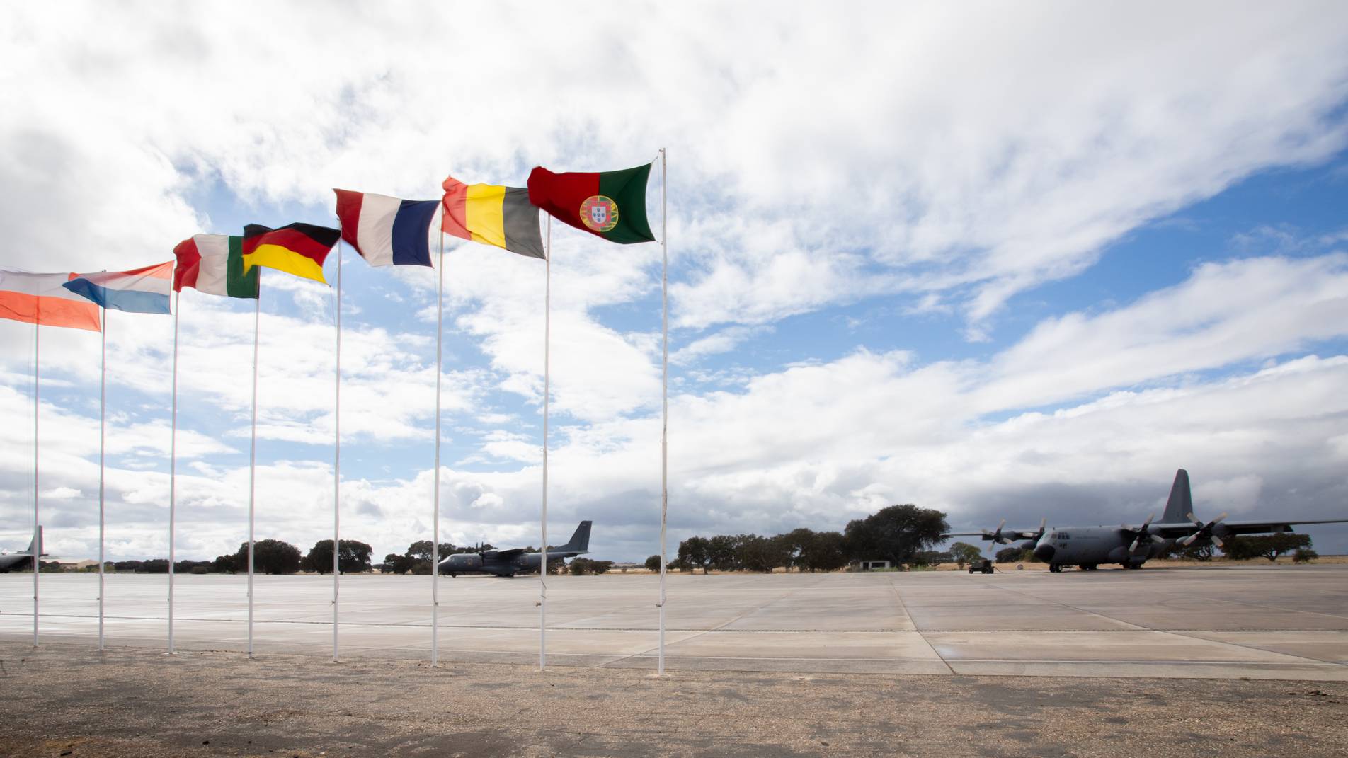 Programa de Transporte Aéreo Tático Europeu (ETAP) e as suas vertentes Programa de Transporte Aéreo Tático Europeu (ETAP) e as suas vertentes