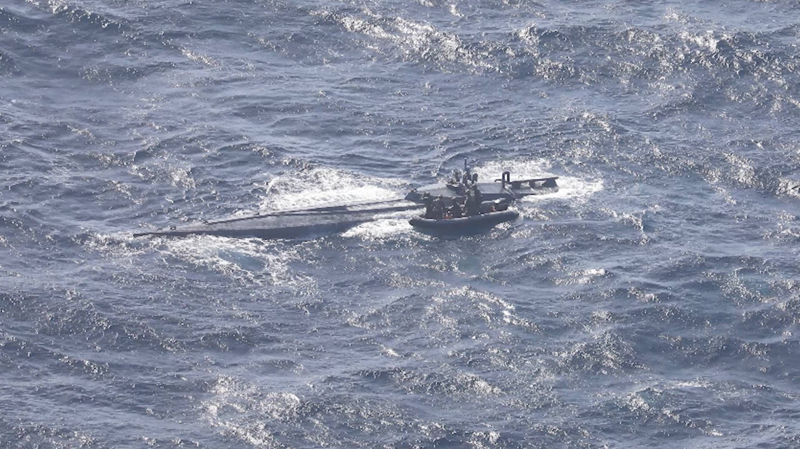 For�a A�rea em opera��o de interce��o de semissubmers�vel em alto mar