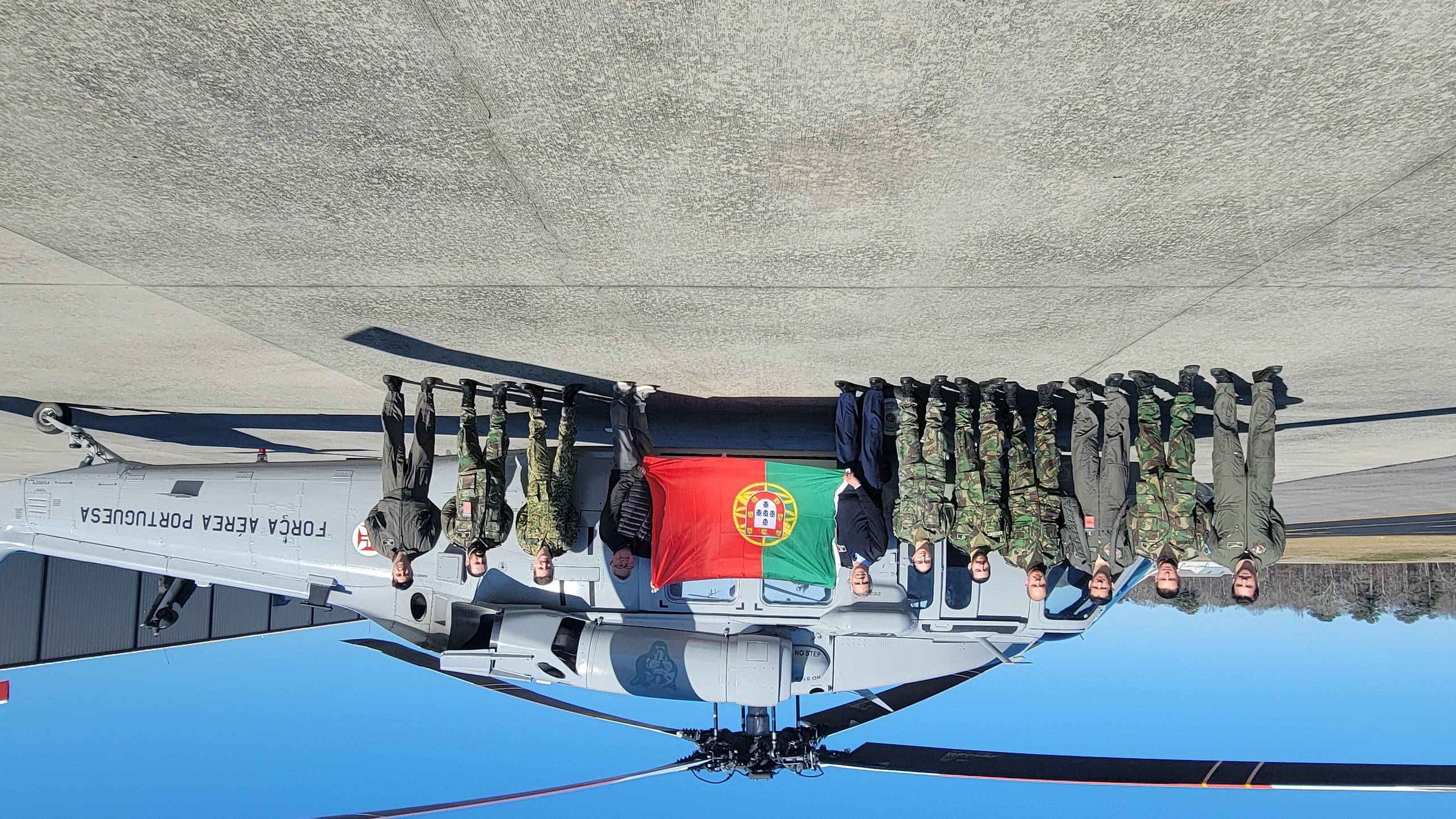 Conclu�da aceita��o provis�ria do sexto helic�ptero UH-60