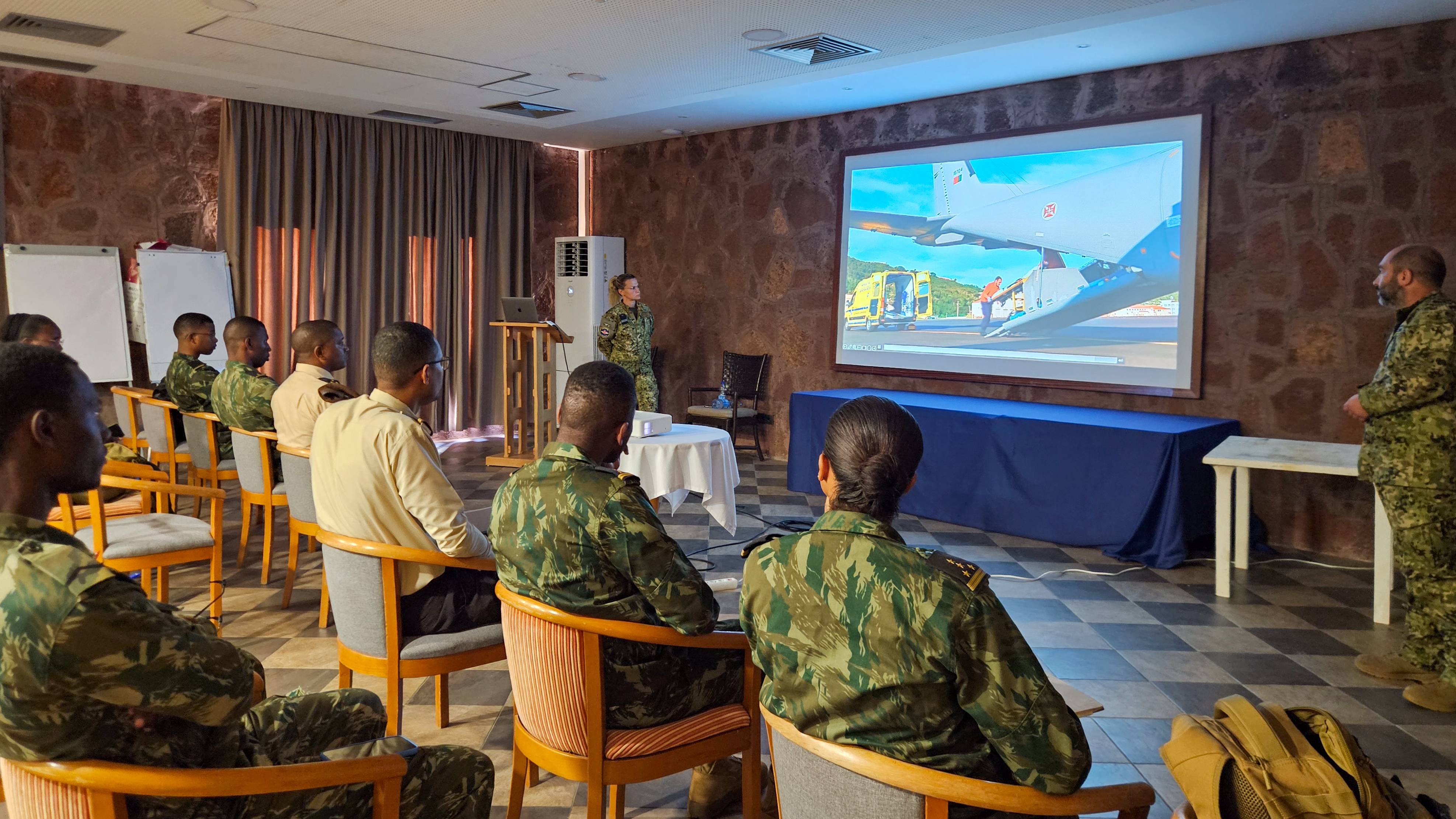 For�a A�rea promove a��es de divulga��o em Cabo Verde