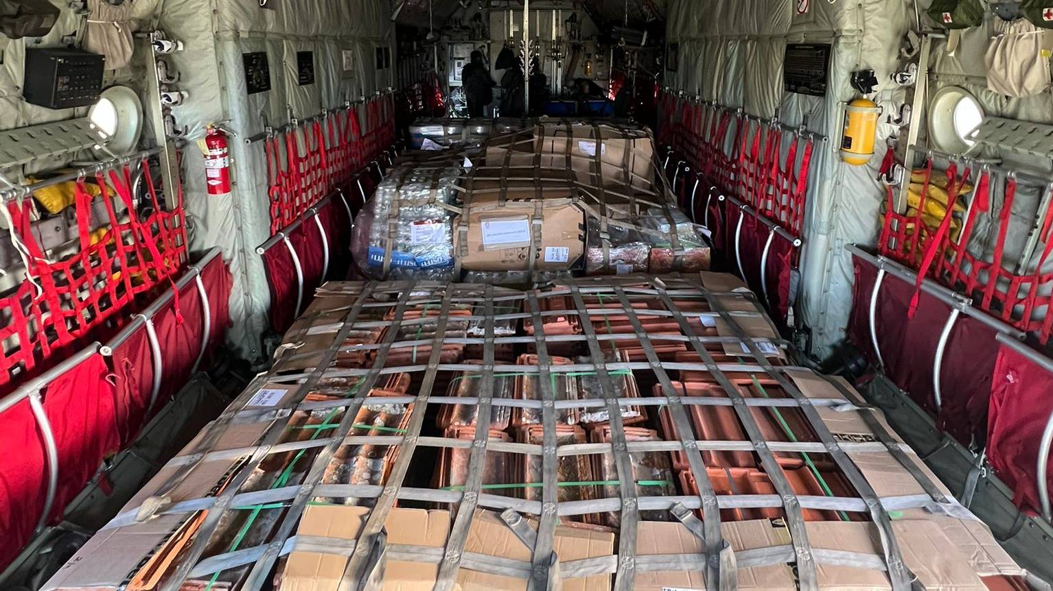 Depress�o Kristin: a��o solid�ria recolhe toneladas de bens