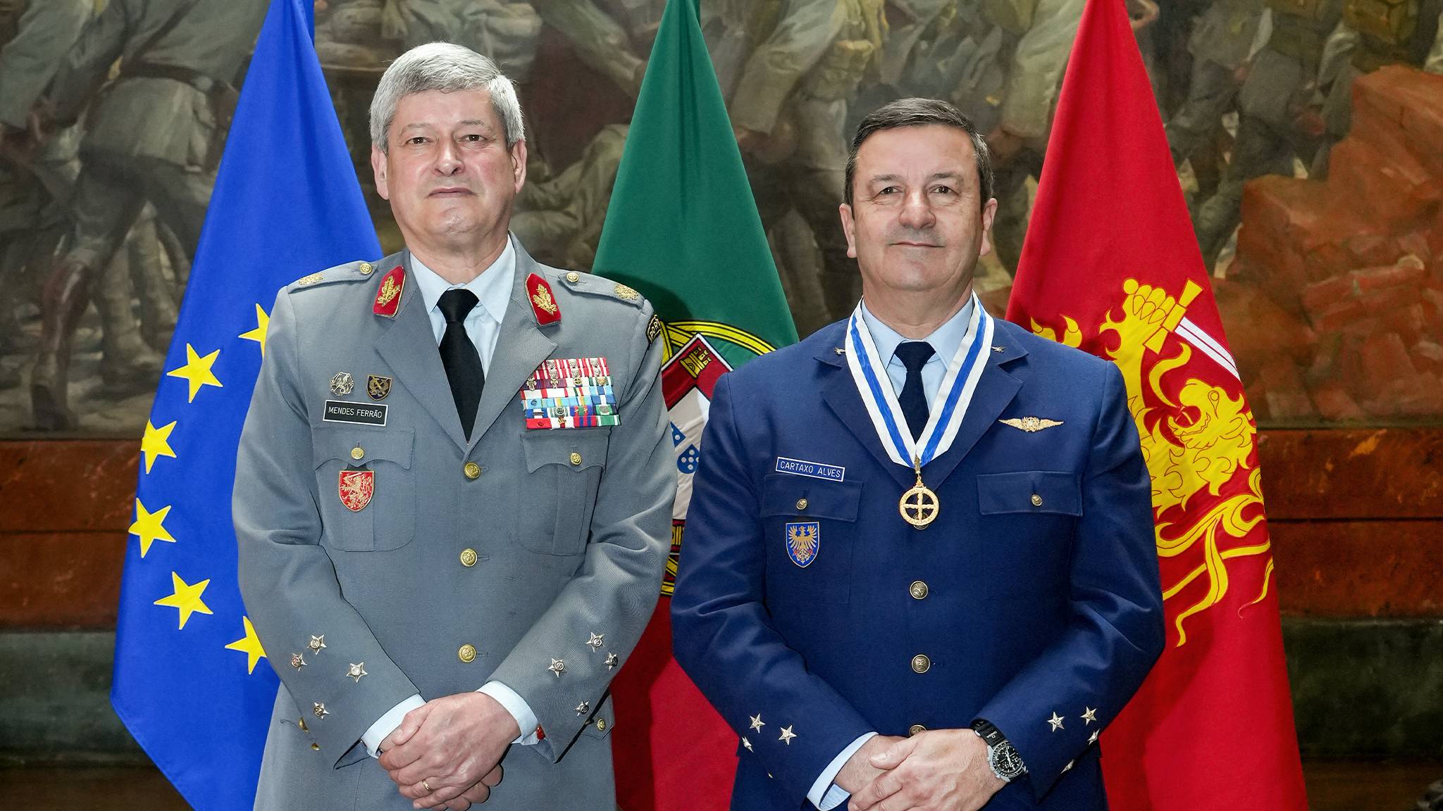General CEMFA condecorado pelo Ex�rcito