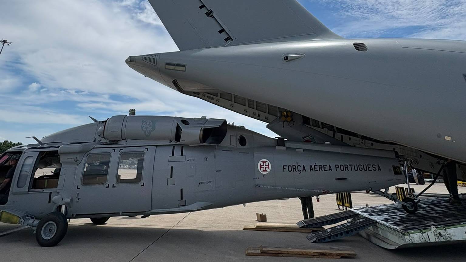 S�timo UH-60 Black Hawk realiza primeiro voo em Portugal
